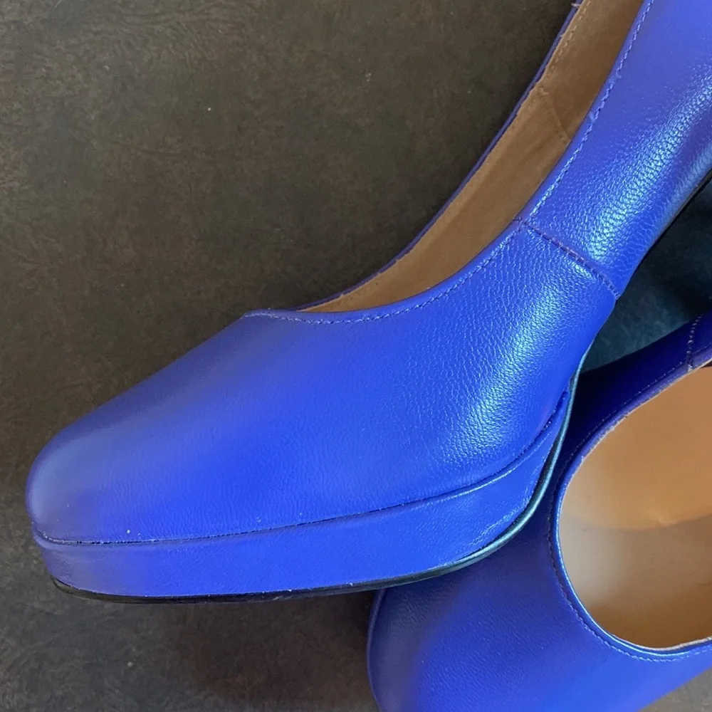 💜💜 Hot in Hollywood Beautiful Periwinkle Colored Platform Heels Size 9M